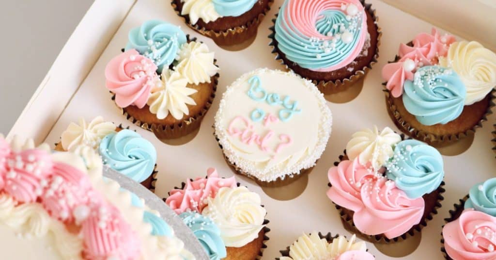 Gender Reveal Cupcakes, Taart HEMA en Versiering: Ideeën voor je Feest